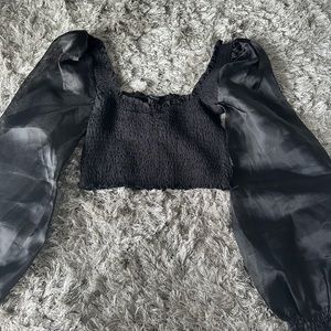 Forever 21 black ballon crop shirt